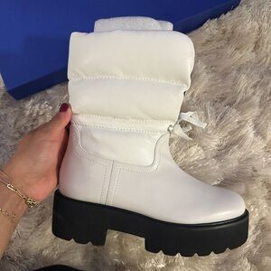 NEW Stuart Weitzman Tyler ultralift puffer bootie white